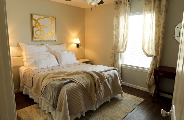 Lux 2 Bedroom 2.5 Bath/Dog Friendly 511A