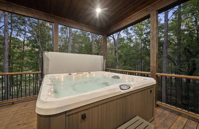 Lux Cabin Private Pond Cust Playset 1 Mile to Lake Cvrd Deck+Entmt Amenities