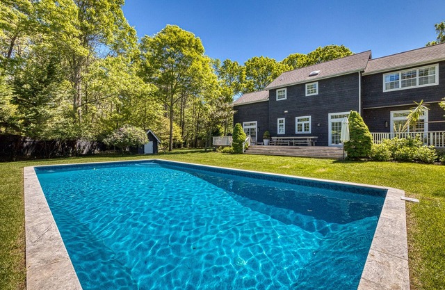 Lux Family Home Just 1mi to East Hampton Village + Beach w/Pool, Cinema + Bikes