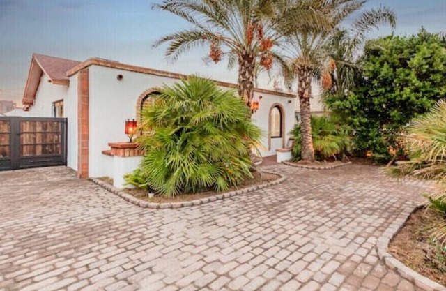 Lux GATEDBOHEMIAN MarbleCastle EVENTVenue4R 2.5BA,Phx Airport Downtown, Hospts9+