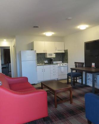 Luxbury Inn & Suites