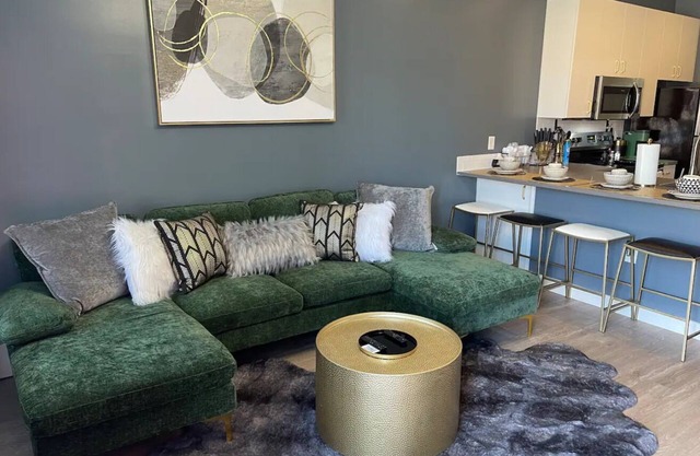 Luxe 1 Bdrm in Scott’s Addition