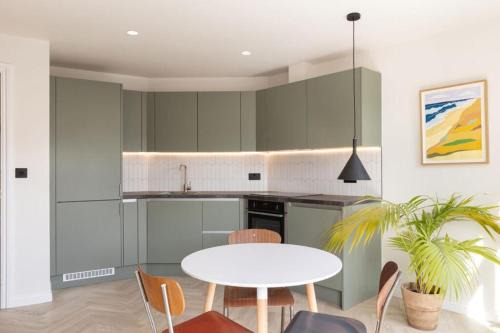 Luxe 2 bed - 20 minutes from Central London