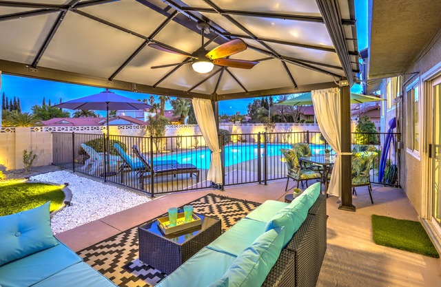 Luxe 4BR Summerlin House- Gym/Pool/Spa/Prime Location