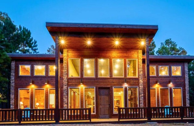 Luxe Cabin Retreat | Outdoor Games | Kid's Playset