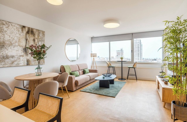 Luxe City Center Amazing Views 1 Bedroom