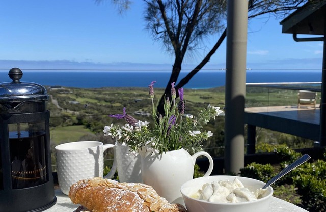 Luxe Coastal Retreat - Ocean Views, Golf Courses, Hot Springs & Winery Heaven nn