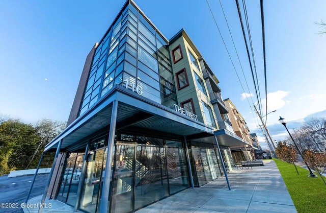 Luxe Condo with Rooftop Pool
