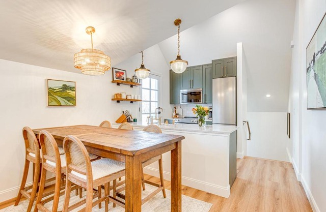 Luxe Designer Flat on Sloans Lake with Rooftop Deck