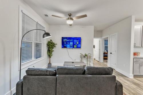 Luxe King 3BR Suite Mins to Downtown Durham