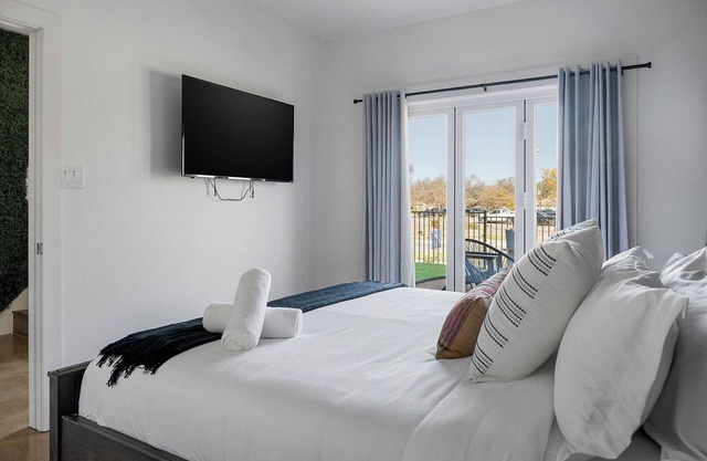 Luxe & Lonestar Suite