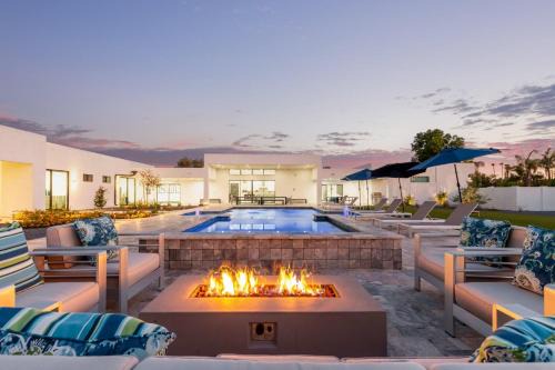 LUXE - Modern Mansion - Private Resort