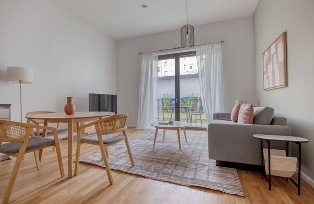 Luxe Prenzlauer Berg 2BR, Fully Equipped & Furnished, by Blueground