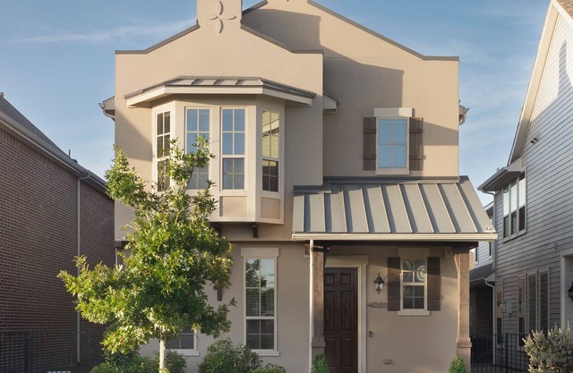 Luxe Retreat with EV Charger & Putting Green