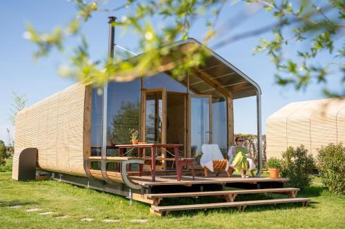Luxe Wikkelhouse met hottub 'Dompel'