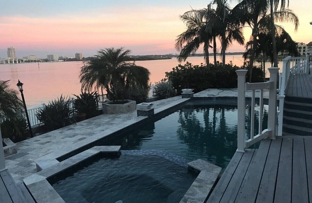 Luxuary Modern Beach House on the Intercoastal waterway. 5,550 sq ft
