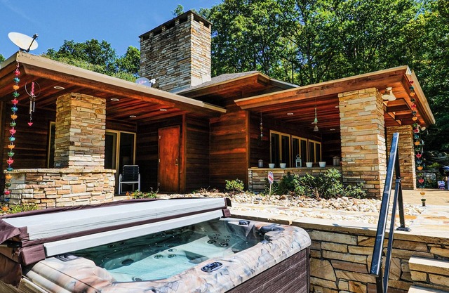 Luxuriant Frank Lloyd Wright Inspired Accommodations-The Dream House
