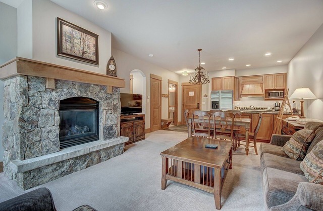 Luxurious 1 BR in River Run Village with Ski in ski out, Kids Ski Free, No cleaning fees by RedAwning