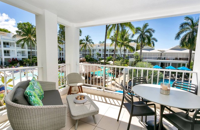 Luxurious 2.5 Bed APT with Fab Beach Club Resort Views