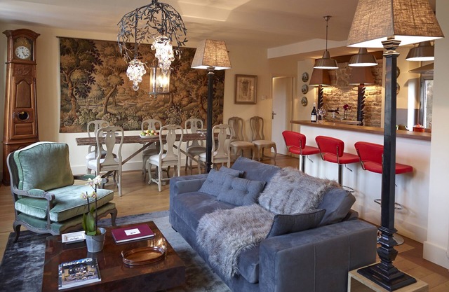 Luxurious 2-bedroom apartment in the historic center of Beaune,