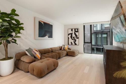 Luxurious 2-Bedroom Retreat in Santa Monica