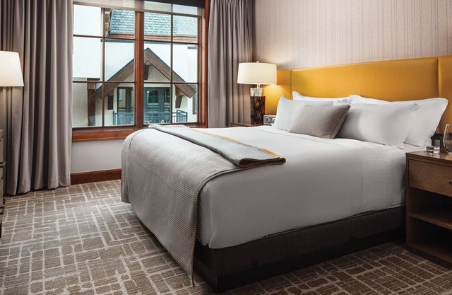 Luxurious 2 BR, 2.5 Bath unit in Ritz Carlton Club in Vail, Colorado