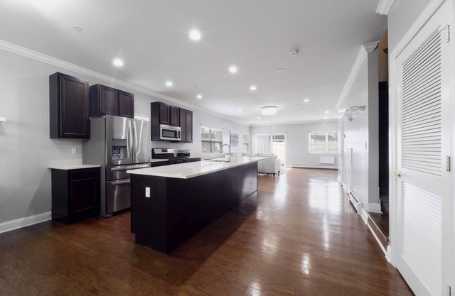 Luxurious 3 bedroom water front property