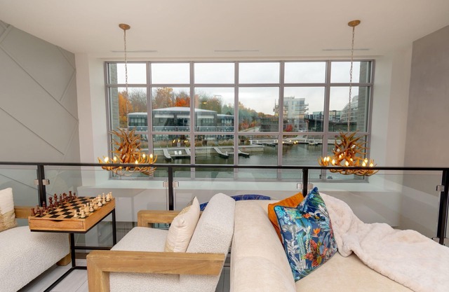 Luxurious 3-Story Retreat with Private Dock at Friday Harbour Resort