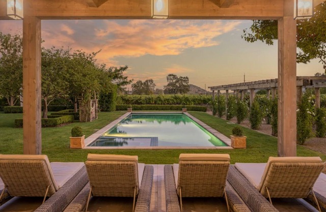 Luxurious 6-bedroom Napa Valley Estate
