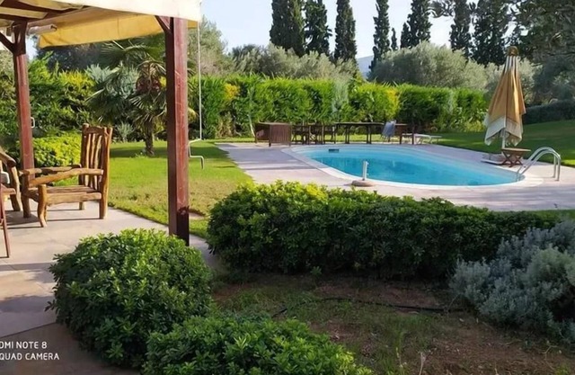 Luxurious 6 bedroom villa In a great location