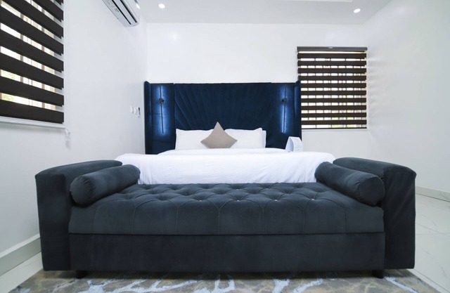 Luxurious and cozy 2-bedroom apartment,fully furnished.