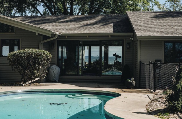 Luxurious Bay Getaway With Pool and Hot Tub Sleeps 12 Near Green Bay Wisconsin