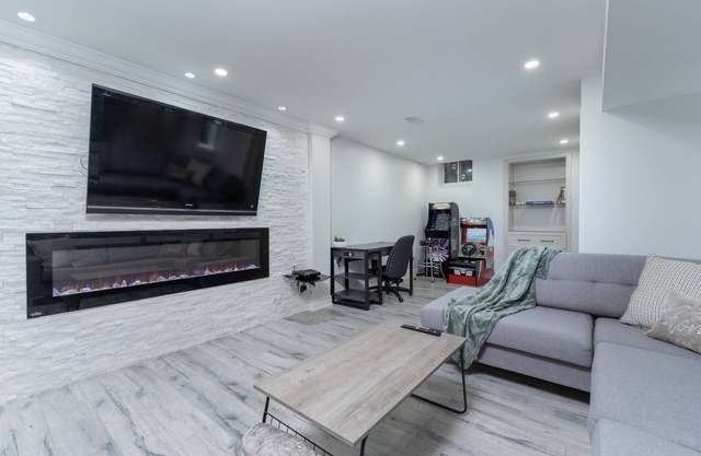 Luxurious Bright Basement Apartment!