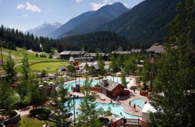 Luxurious Condo Steps to Amazing Golf and Fabulous Summer Fun