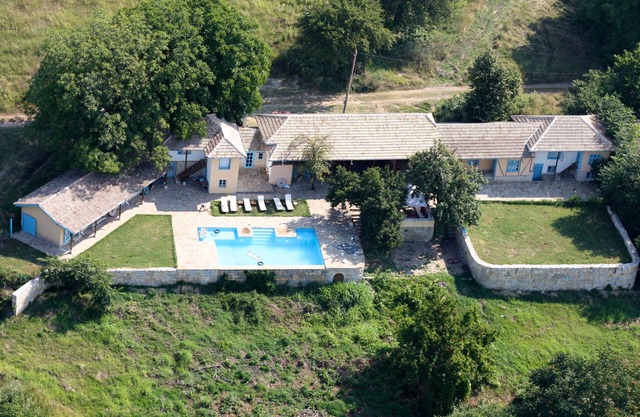 Luxurious country house with private pool, giant terrace with panoramic views