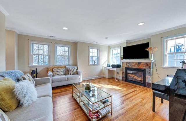 Luxurious Downtown Haven - Stillwater, Stamford, CT