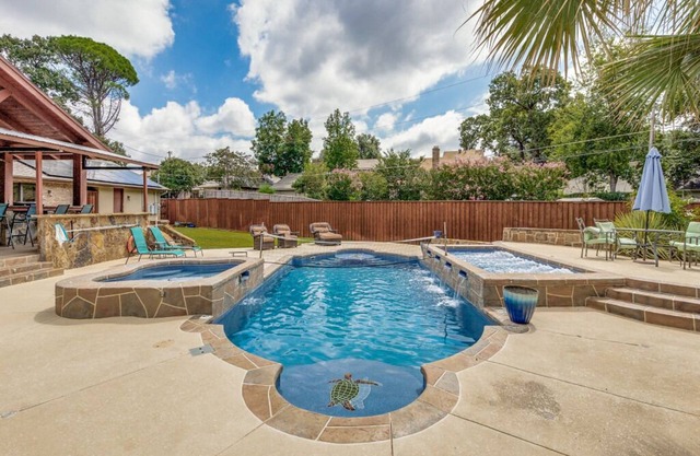 Luxurious Expansive 4-Bedroom House Perfect For Family
