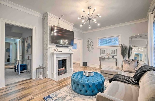 Luxurious Historical Loft Unit B