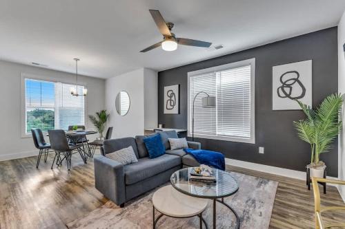 Luxurious King 2BR Suite Mins to Downtown Durham!