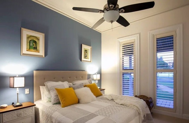 Luxurious, light-filled, central Corowa town home