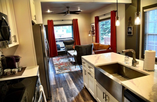 Luxurious Modern! Mins from everything, Atlanta