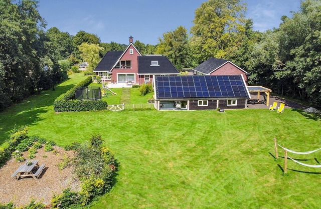 Luxurious Nature Stay in Friesland With Jacuzzi
