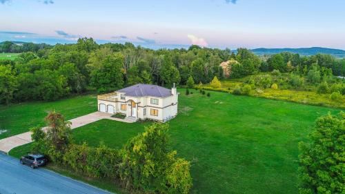 Luxurious New Countryside Home