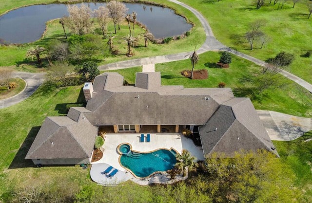 Luxurious Secluded Estate with Pool & Pond