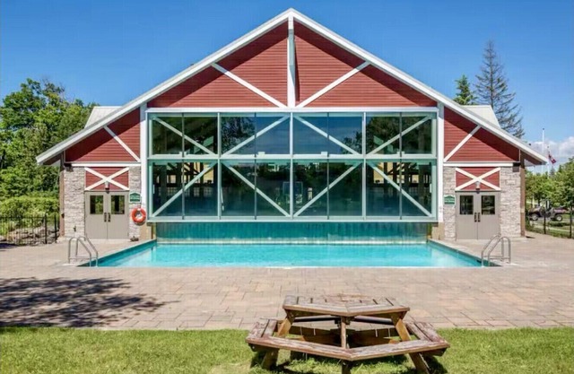 Luxurious Ski-In Ski-Out Condo with Jacuzzi – Your Highland Estates Escape in Horseshoe Valley