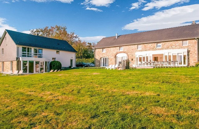 Luxurious villa with pool and sauna, and very suitable for culinary workshops!