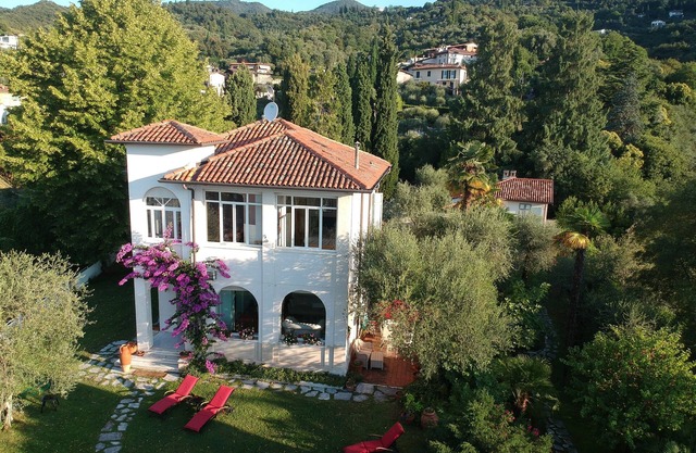 Luxurious Villa in Gardone Riviera with Splendid Garden, 180° Lake View, Office