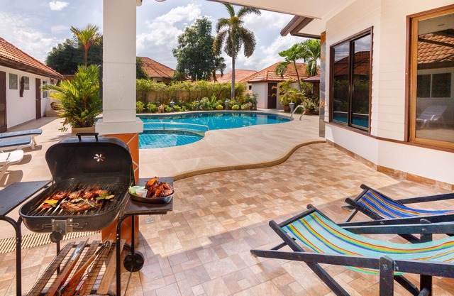 Luxurious Villa Pattaya Hill, minutes from town