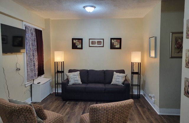 Luxury 1 bedroom, 1 Bath apt. in the middle of downtown Detroit w/parking spot!