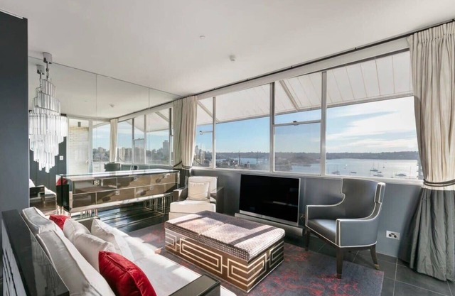 Luxury 1 Bedroom Apt with Harbour Views & Parking